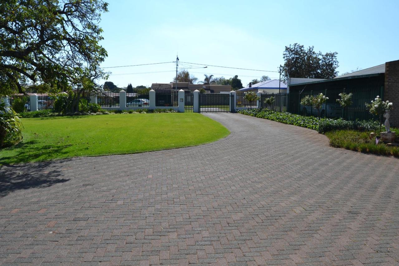 Lekkerrus Guesthouse Krugersdorp Exterior photo